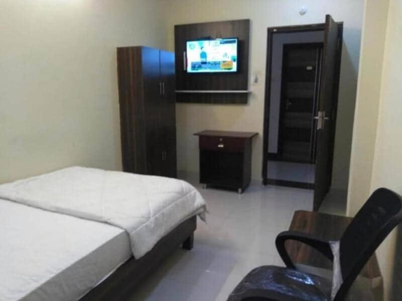 Oyo Flagship 80855 Hotel R Grand Виджаявада Экстерьер фото