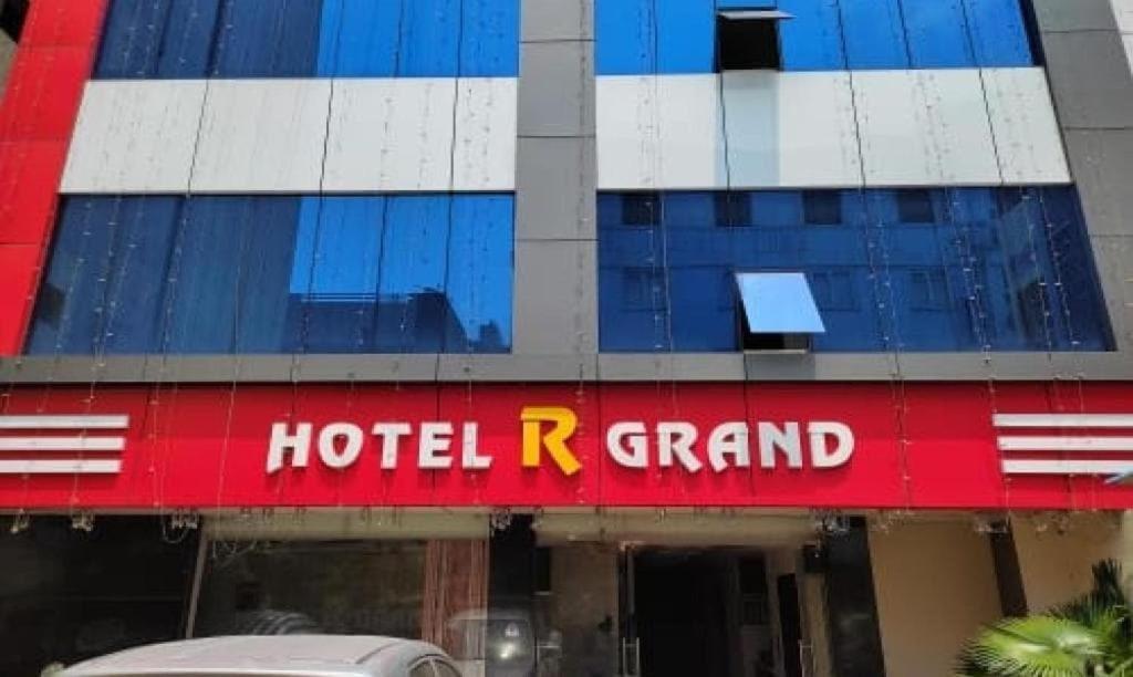 Oyo Flagship 80855 Hotel R Grand Виджаявада Экстерьер фото